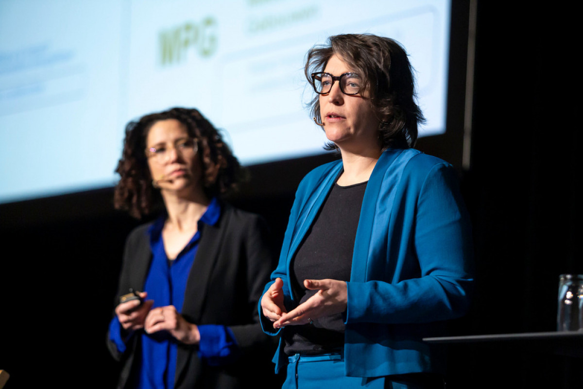 Presentation of the 2024 Paris Olypmic Aquatic Centre with Cecilia Gross, associate architect and manager at VenhoevenCS, and Laure Meriaud, associate architect at ATELIERS 2/3/4  Photo credit: PhilippeRuelphotographie